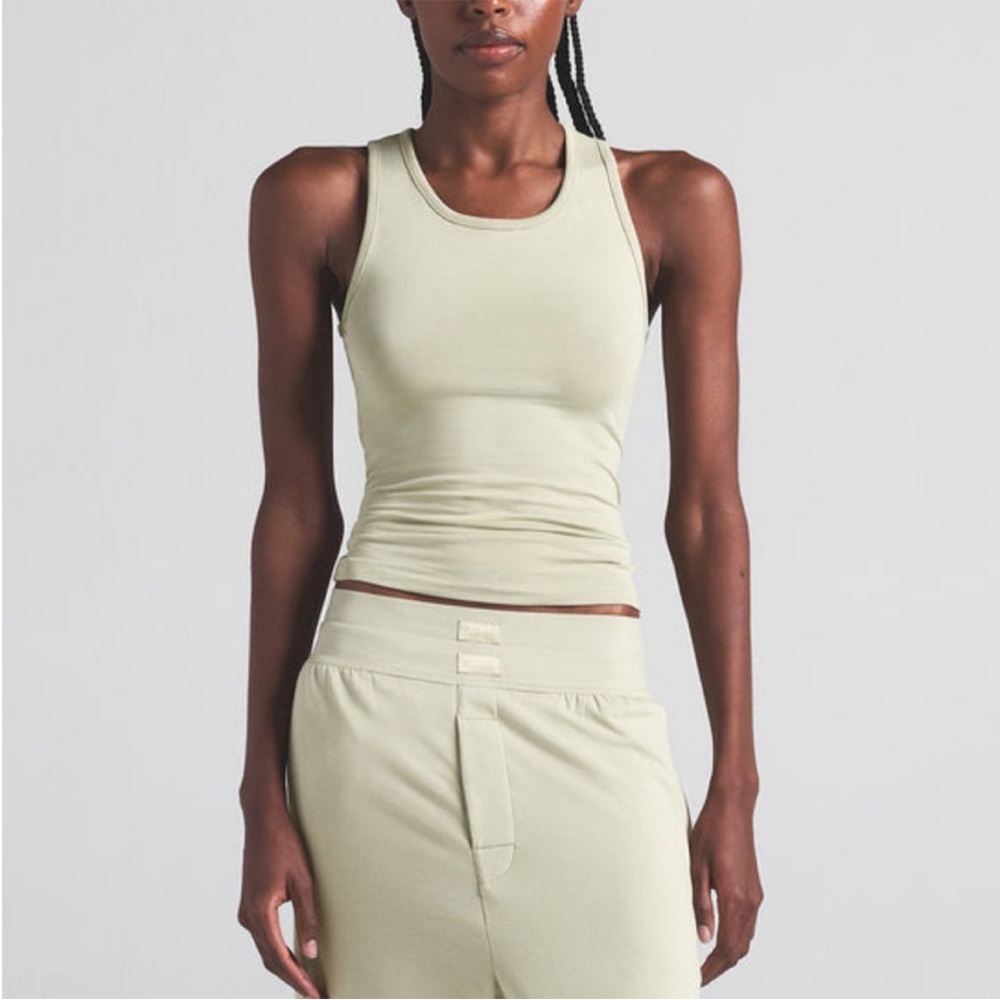 NWT SKIMS Long Boyfriend Tank in Talc